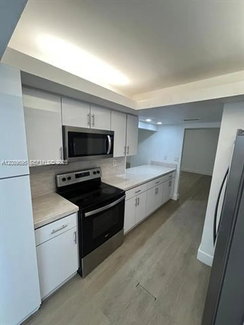 1400 W 39th Pl th 1400, Hialeah, FL 33012 — Photo 2