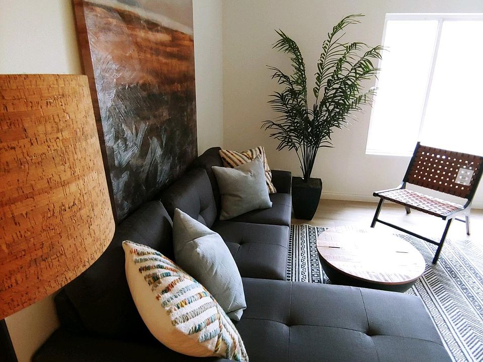 1st image of 5620 Yolanda Ave APT 207