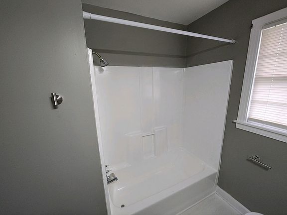 3rd image of 2923 Cordell Dr