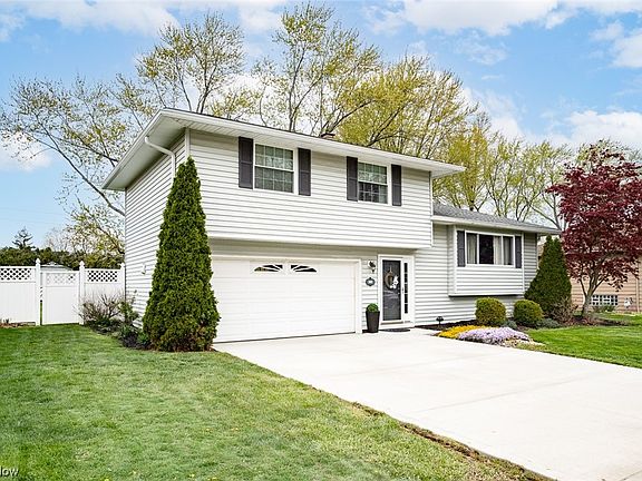 2nd image of 8498 Lincolnshire Blvd