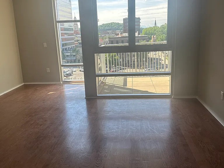 440 Walnut St #402 — Photo 10