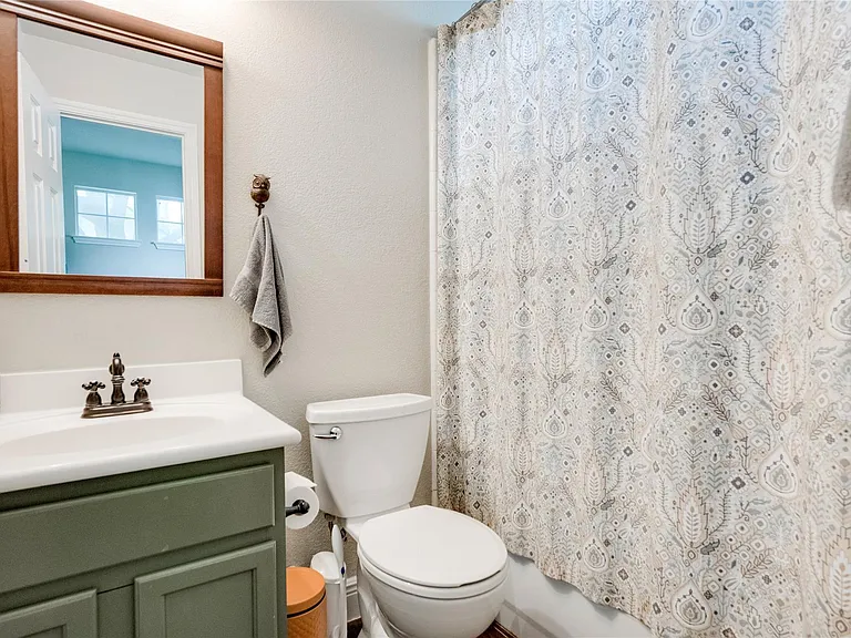 1802 Village Oak Ct — Photo 40