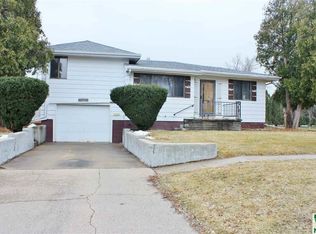 704 E 19th St, South Sioux City, NE 68776