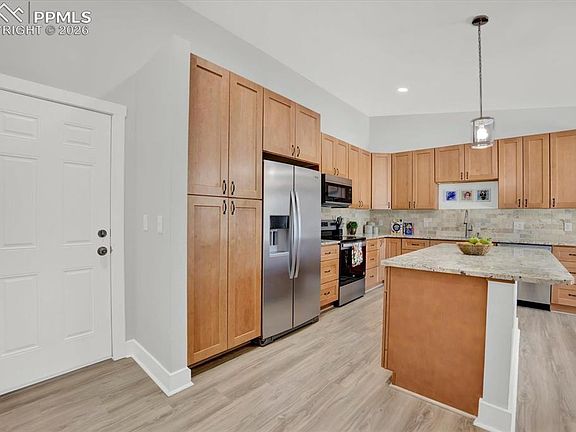 4th image of 610 E San Gabriel Pl