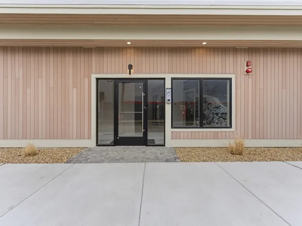 140 Shirley St #210, Winthrop, MA 02152