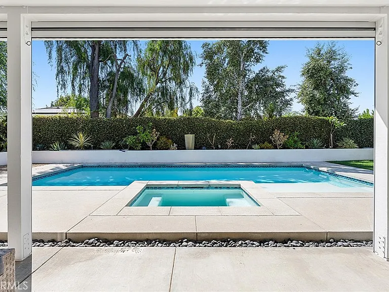 24701 Nympha Dr — Photo 33