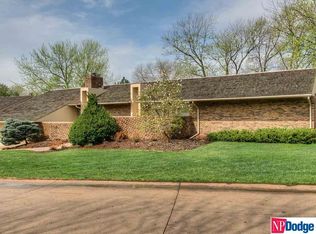 9978 Fieldcrest Dr, Omaha, NE 68114