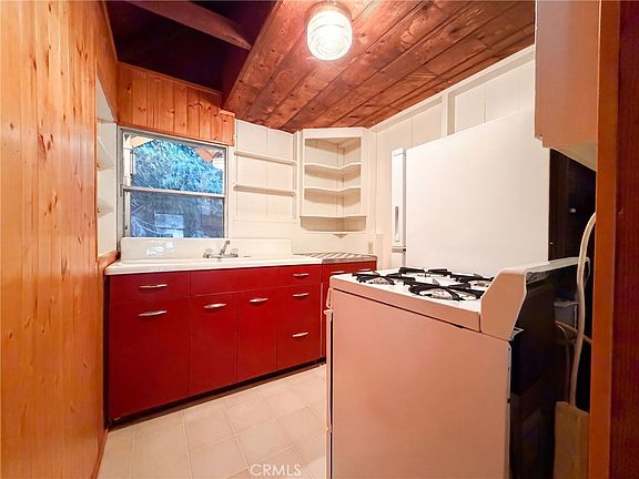 2nd image of 23679 Hillside Dr