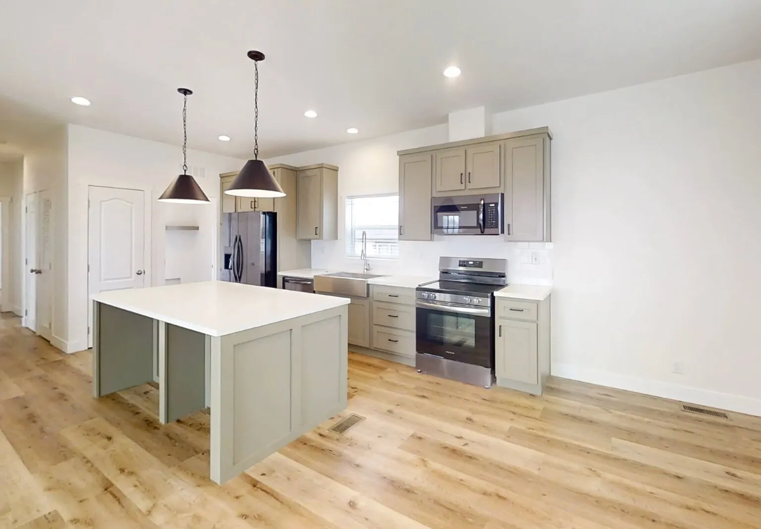 Detached ADU with private yard! — Photo 3