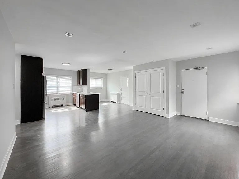 549-607 Sheridan Rd. — Photo 30