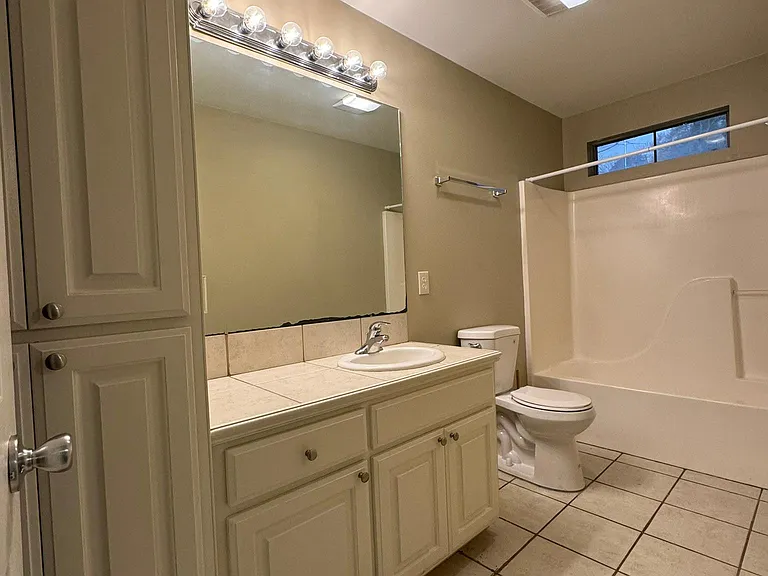4160 Nelson St — Photo 12