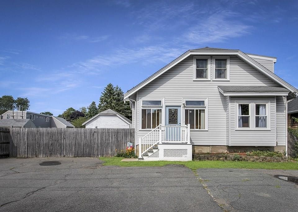 1st image of 92 Margin St