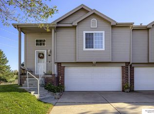 14421 Saratoga Plz, Omaha, NE 68116