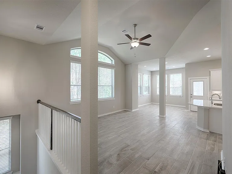 115 Handley Dr — Photo 5