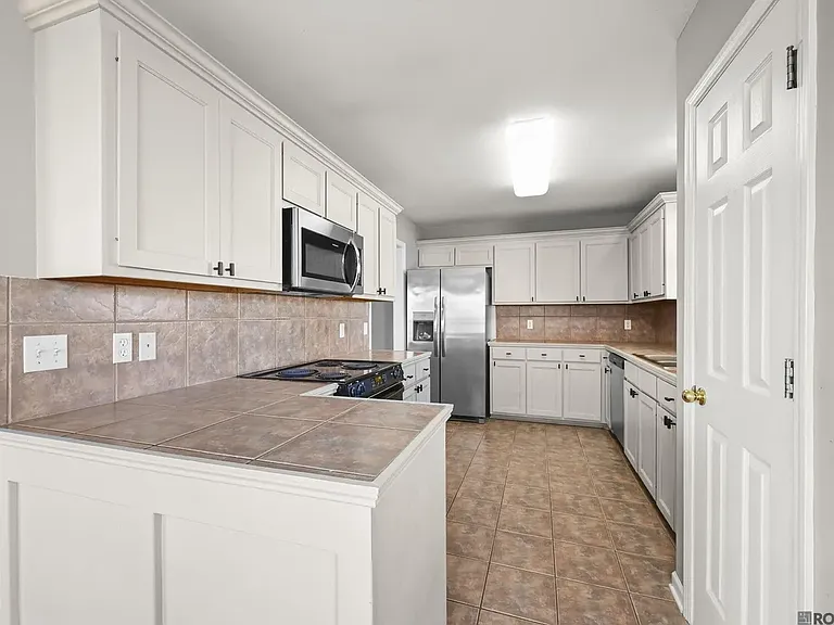 36001 Portsmouth Dr — Photo 6