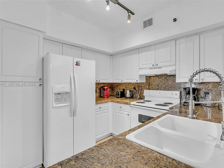 19501 E Country Club Dr #9101 — Photo 6