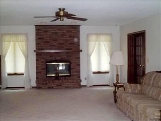 4th image of 1911 Stonehill Dr