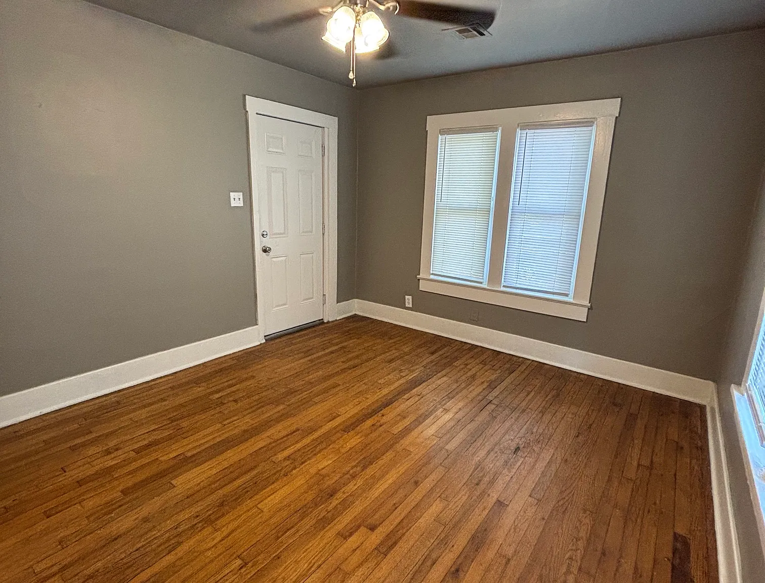 2 bed, 900 sqft, $1,345 — Photo 4