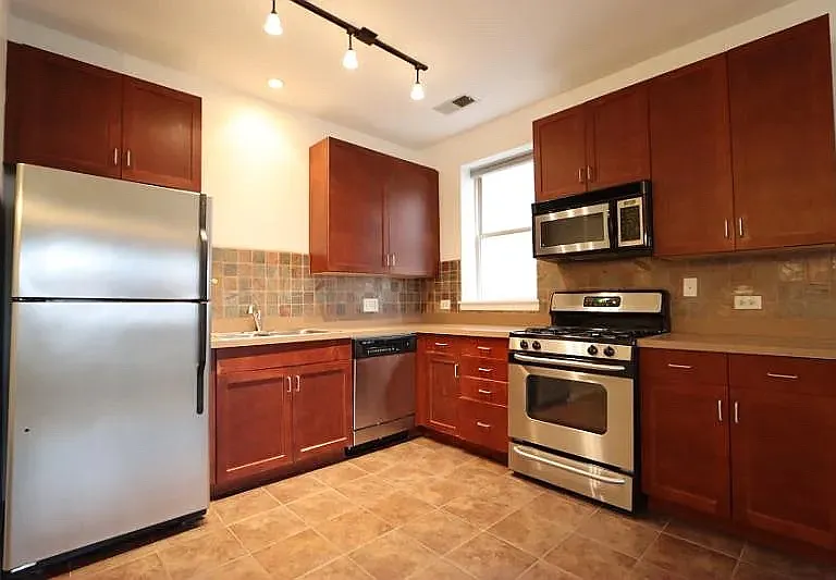 914 S Racine Ave #102 — Photo 4