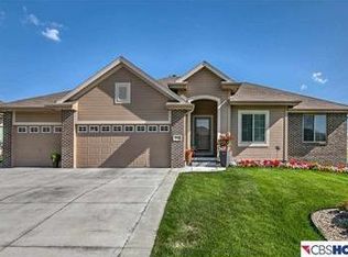 2610 Northwood Cir, Papillion, NE 68133