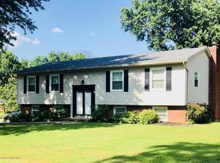 821 Skylark Dr, Louisville, KY 40223