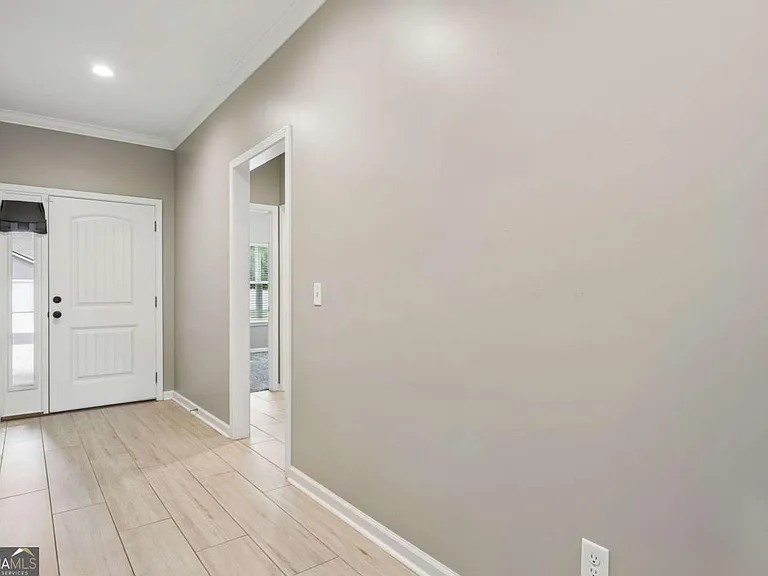 326 Gary Cir — Photo 9