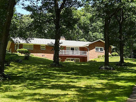 2nd image of 112 Oak Manor Dr