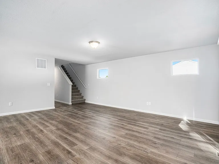 8191 Crestbrook Ct — Photo 6