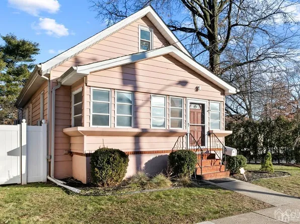 18 Liberty St, Fords, NJ 08863