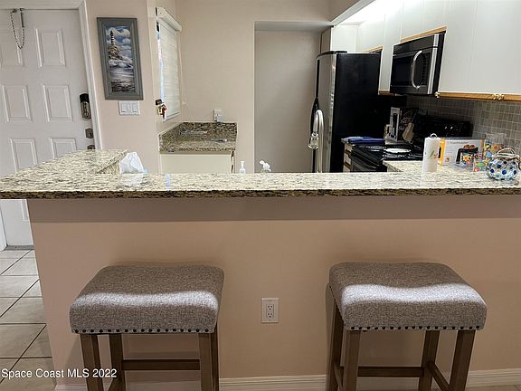 5th image of 1141 Country Club Dr #1141