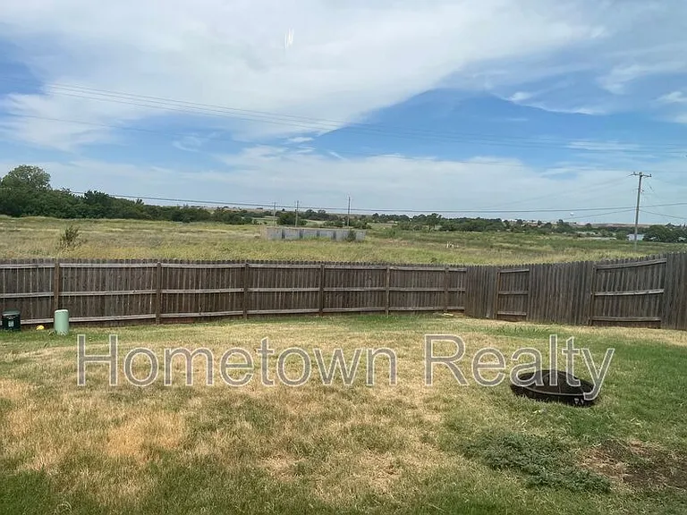 1712 Vermilion Ln — Photo 38