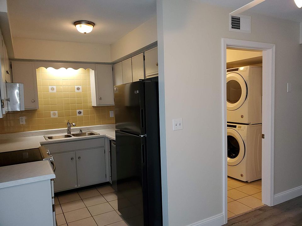 1st image of 147 Village Dr #4