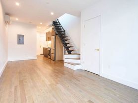 554 Gates Ave, Brooklyn, NY