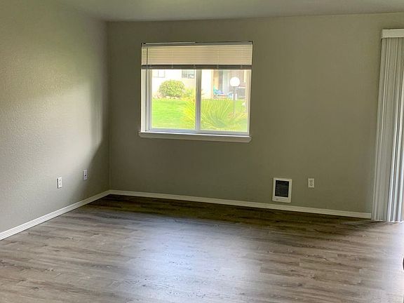 3rd image of 10440 NE State Hwy #104-4