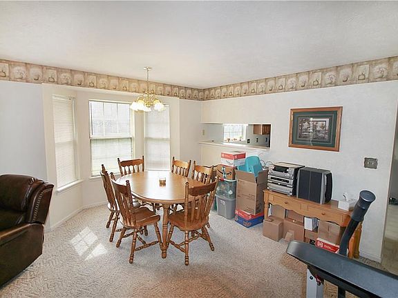 3rd image of 4121 Sungate Ct