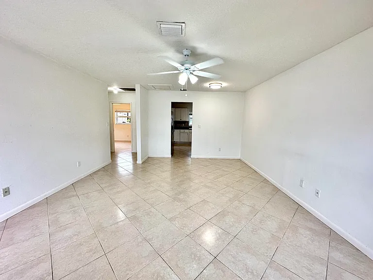 10134 Plant Dr — Photo 7