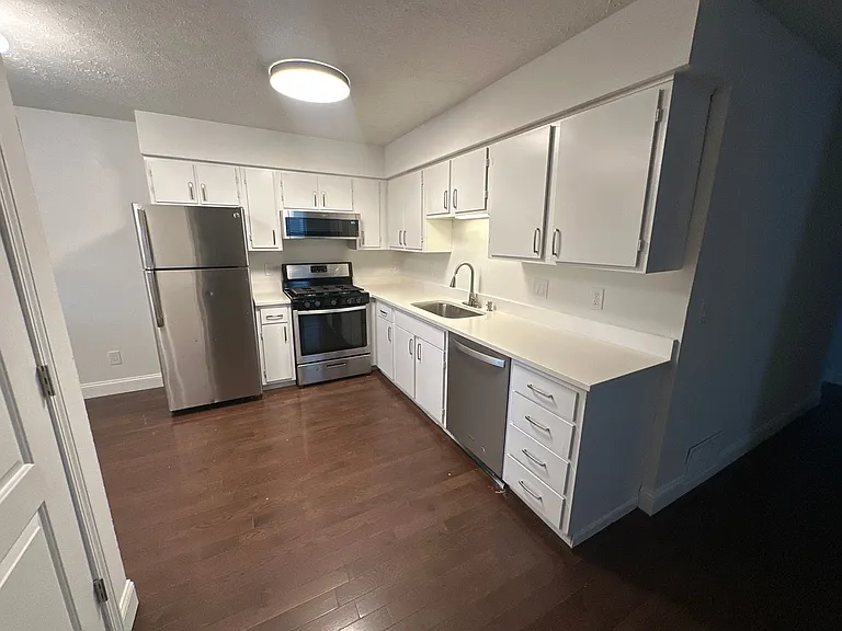 Chittenden Ave 76 MLR — Photo 24
