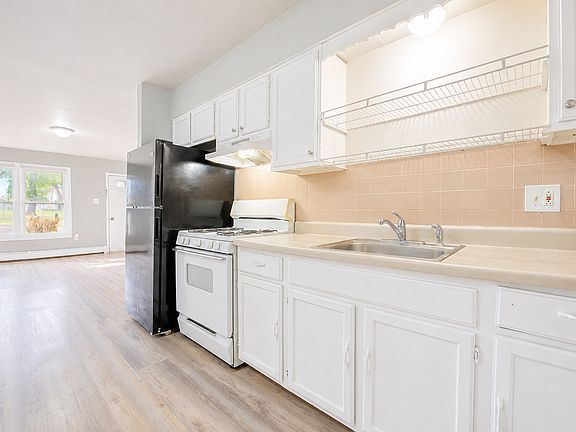 2nd image of 103 Mayland Ave
