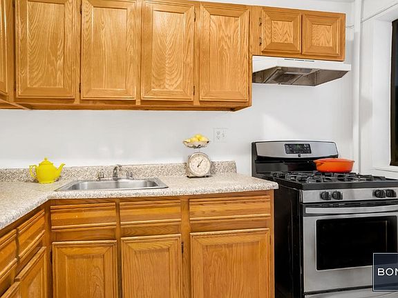 4th image of 345 Clinton Ave APT 4G