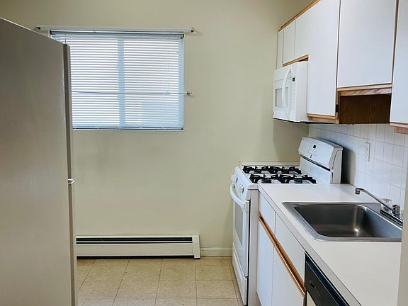 4th image of 10416 217th St #1