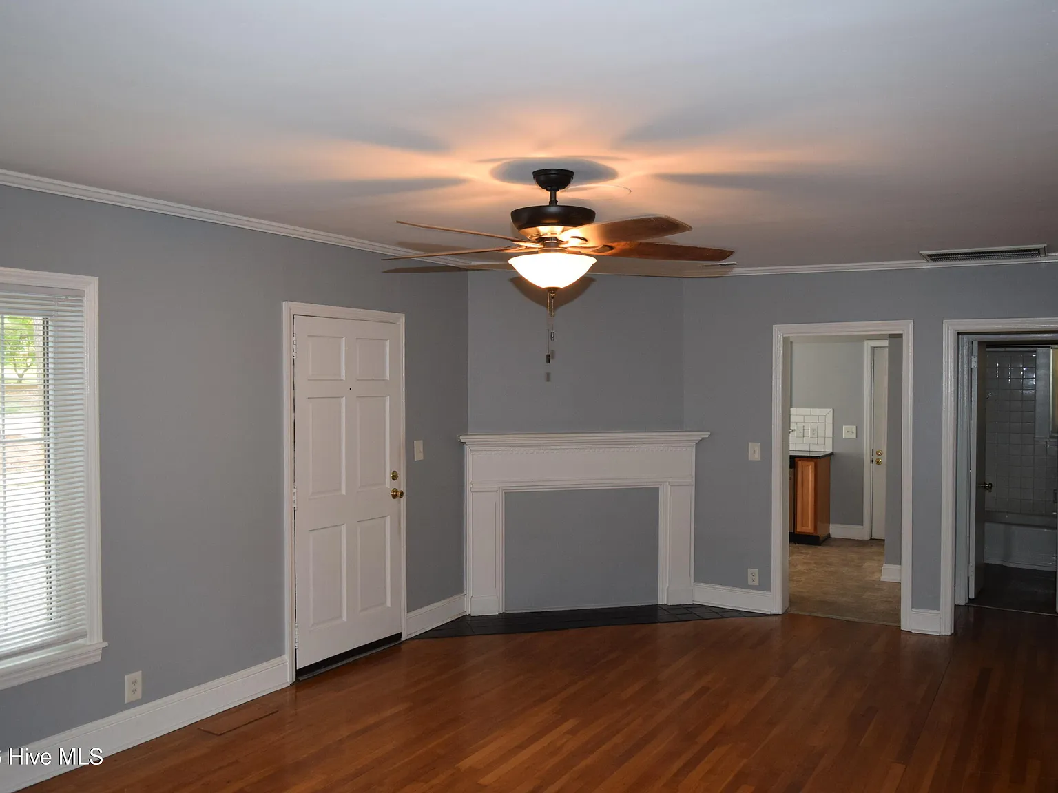 2 bed, 1.5 bath, $1,225 — Photo 4
