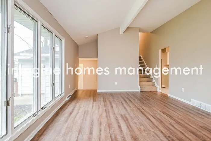 33133 Cromwell Dr — Photo 3