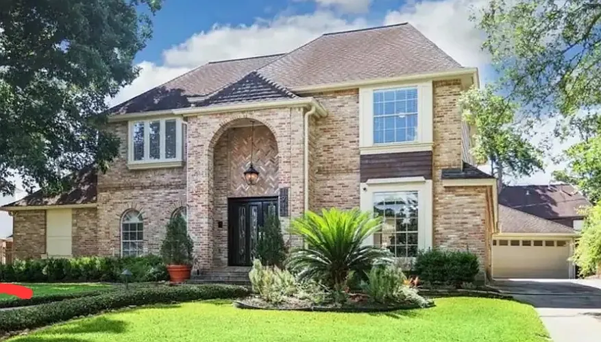 6 bed, 3.5 bath, 3092 sqft, $5,999 — Photo 1