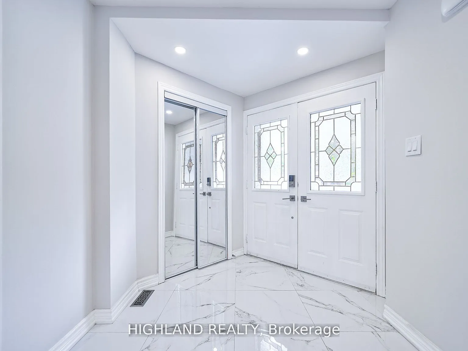 6 bed, $4,500 — Photo 4