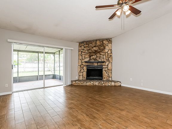 3rd image of 3209 Acapulco Dr