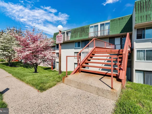 3421 Forest Ln #D-4, Schwenksville, PA 19473