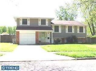 16 Hillcrest Rd, Stratford, NJ 08084