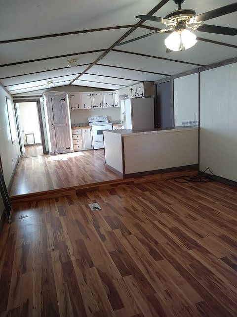 1st image of 1646 Canary Ave