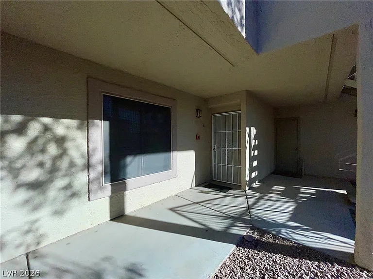 2040 Mesquite Ln #N-104 — Photo 8