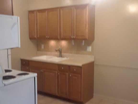 4th image of 706 W Branch St APT 2
